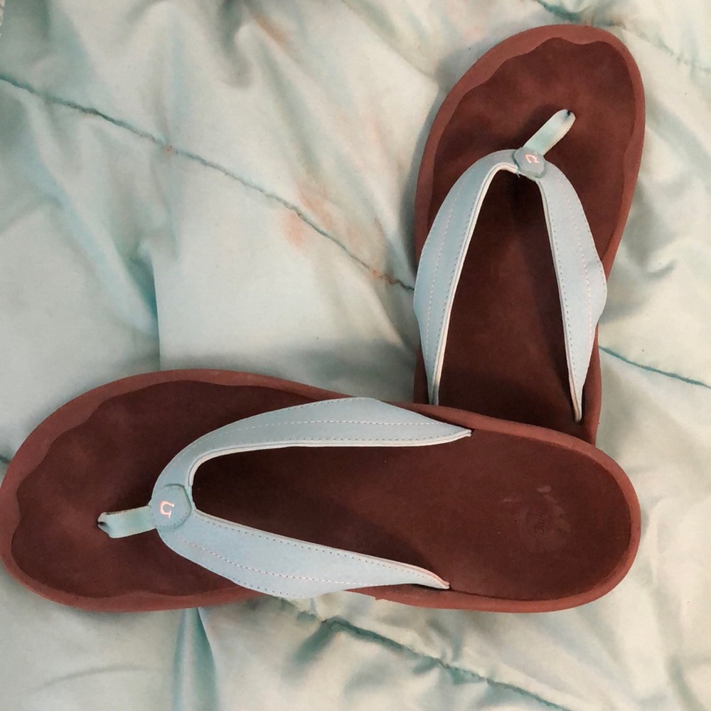 Olukai flips